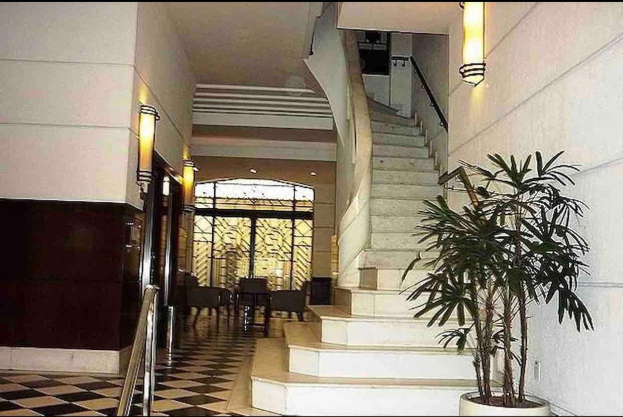 Residencial Com Servicos 45 Metros Decorado Com Sala, Suite E Cozinha Na Quadra Da Praia De Copacabana 리오데자네이루 외부 사진